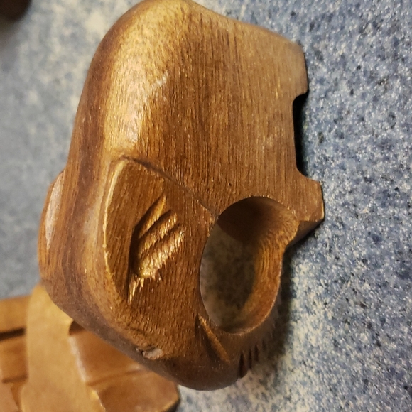 Set of 4 elephant wood carved napkin rings primitive carving - Picture 4 of 5